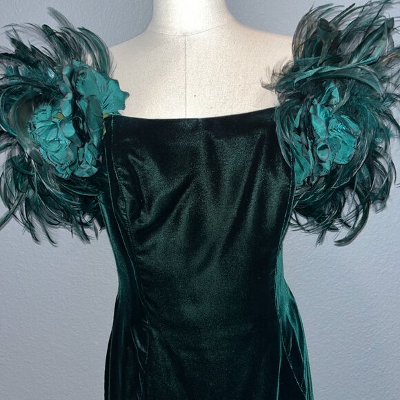 80'S VICTOR COSTA for I. MAGNIN EMERALD GREEN VELVET & FEATHER COCKTAIL DRESS 4 - Picture 2 of 10
